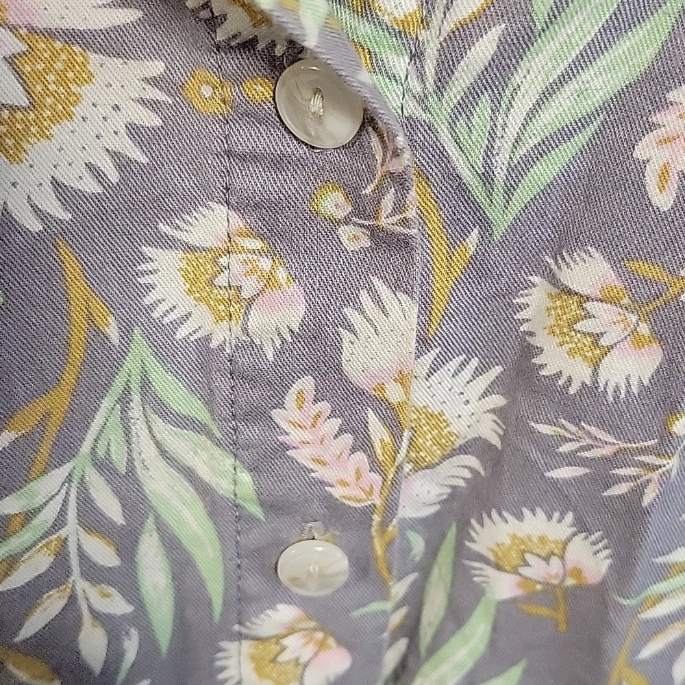 Universal Thread small button down - Picture 4 of 4
